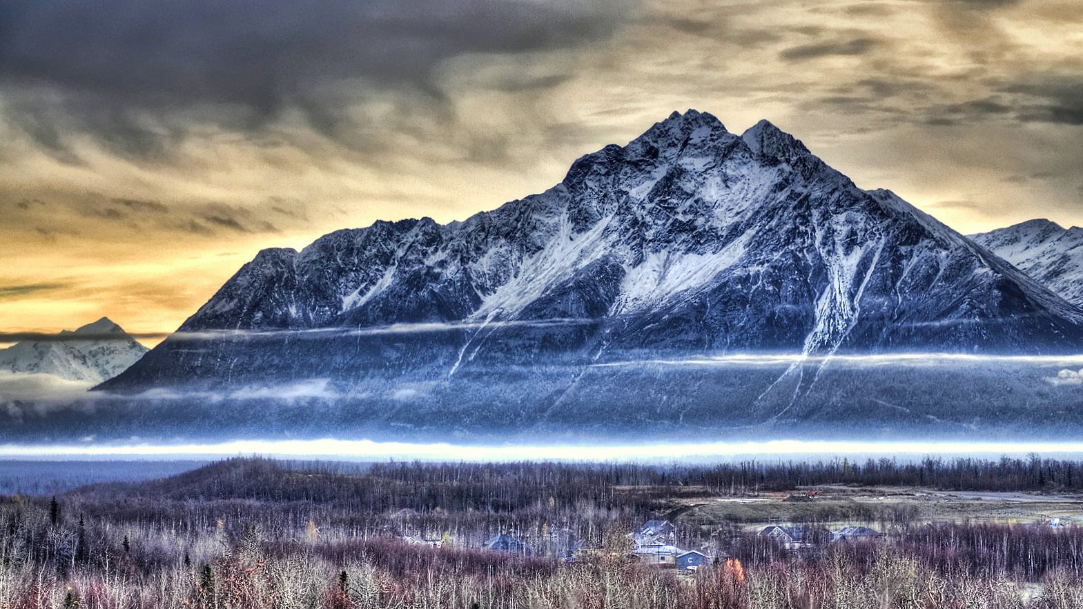Proximity to Iconic Alaskan Attractions