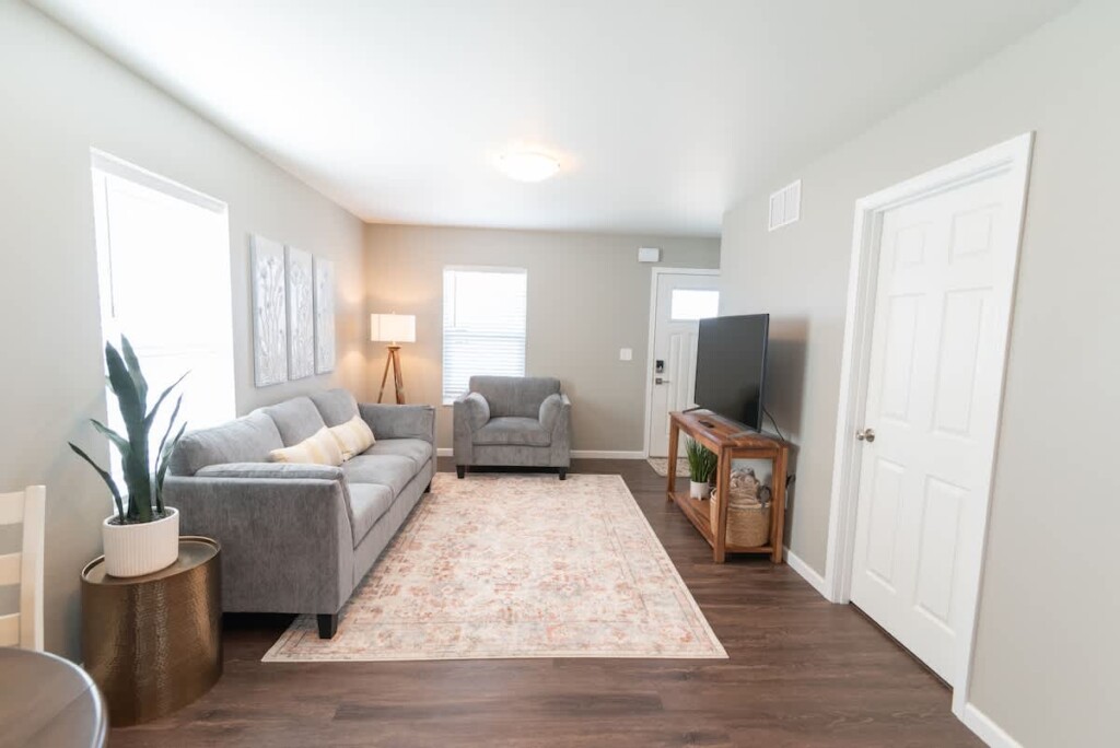 303d81df 644b 4f GiVJh