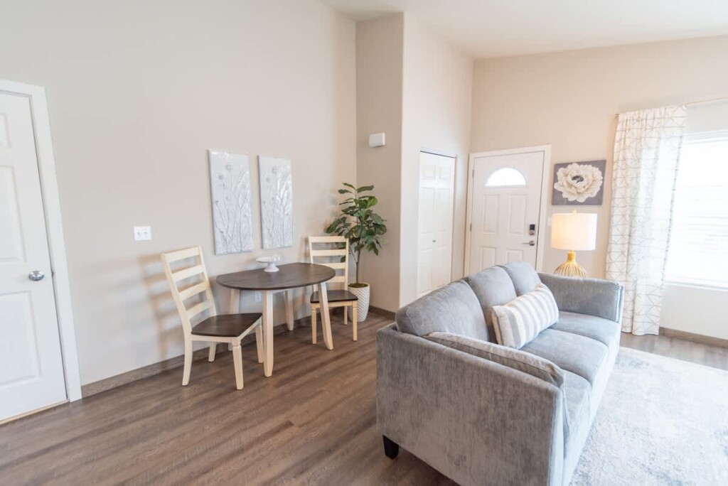 4246be51 0720 41 3VVjV