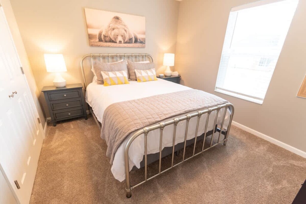 42ae6fa3 60e7 44 EmHKW