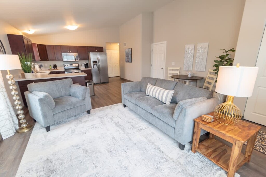 43548e50 0719 43 0YeSQ