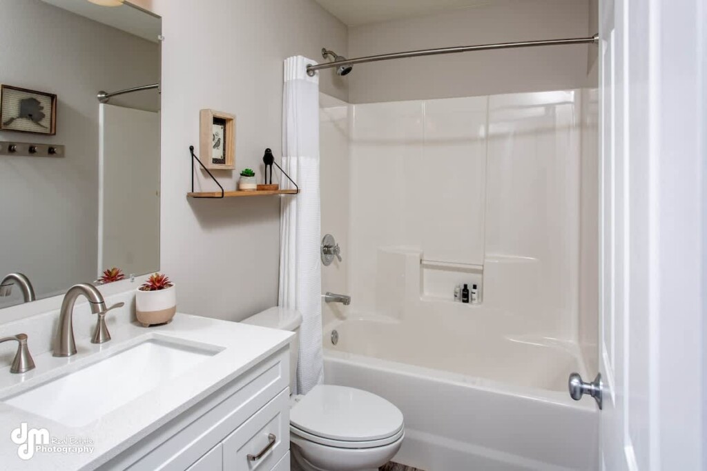 b1b84bd5 dc84 4a eQ3cG