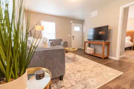 c906f328 2a12 44 zLvBF