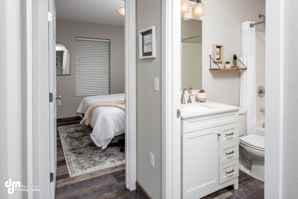 cea9ffdd a905 4a o 2Cj