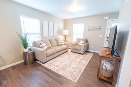 e08b817a bcdb 4d V4SC1