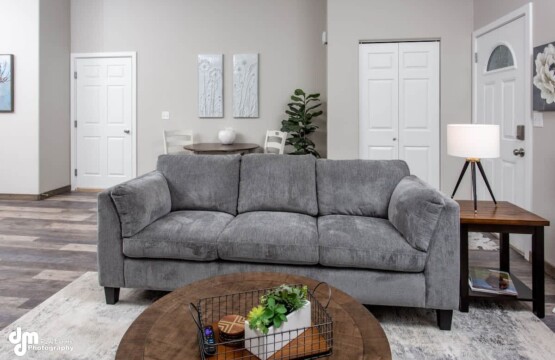 ec094765 0448 42 M8Cw1